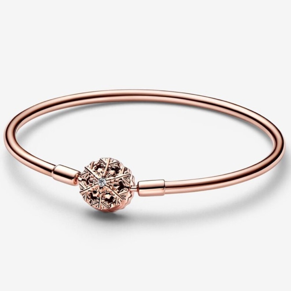 Pandora Moments Sparkling Snowflake Clasp Bangle-Rose Gold Plated - Picture 1 of 9